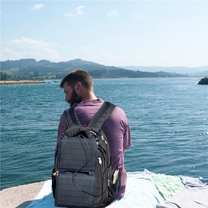 muvit for change solar charger 10w black