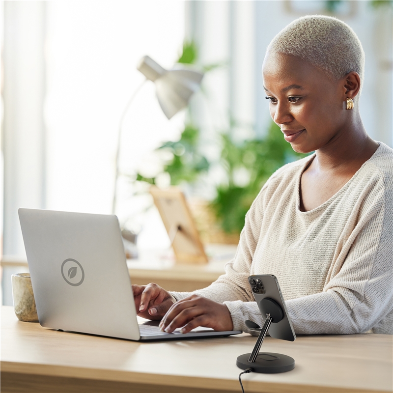 muvit for change 3 in 1 charger magsafe holder + iWatch holder + Airpod black